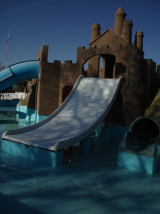 Piscina con castillo